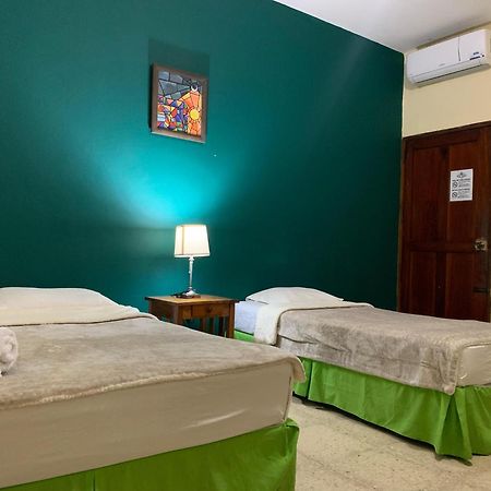 Hostal Fachente Leon Exterior photo
