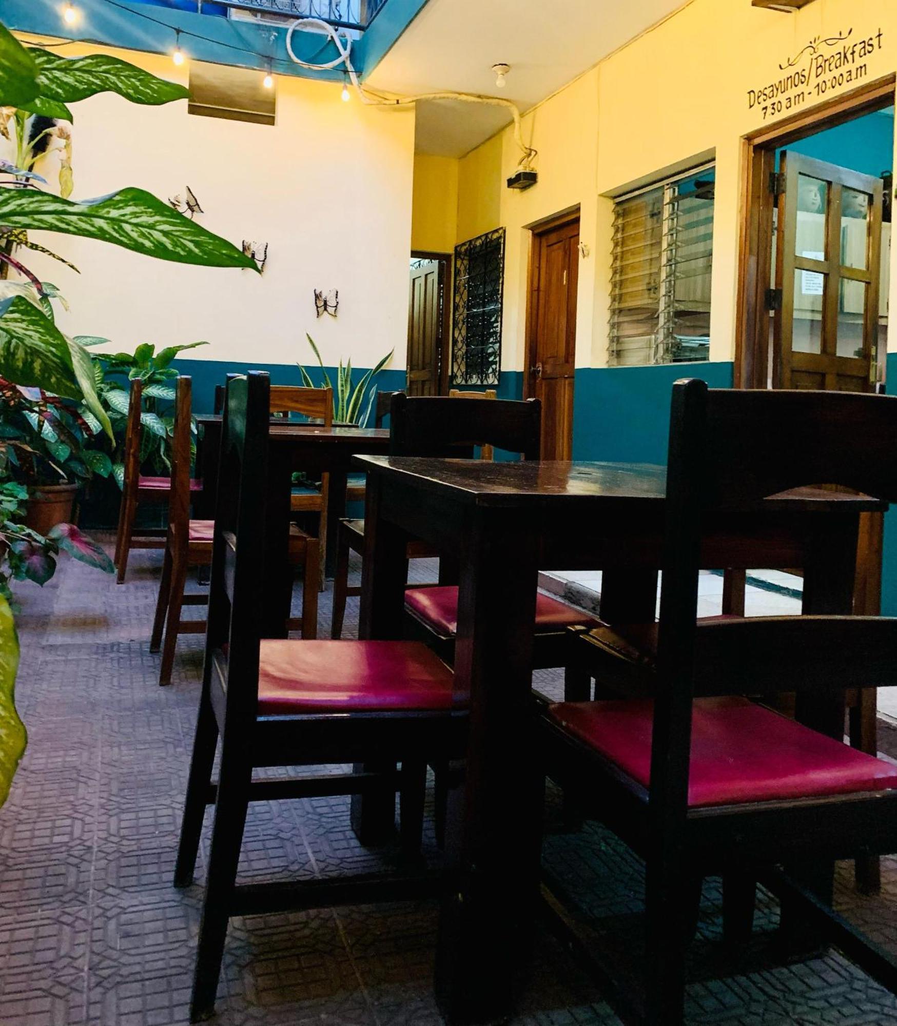 Hostal Fachente Leon Exterior photo