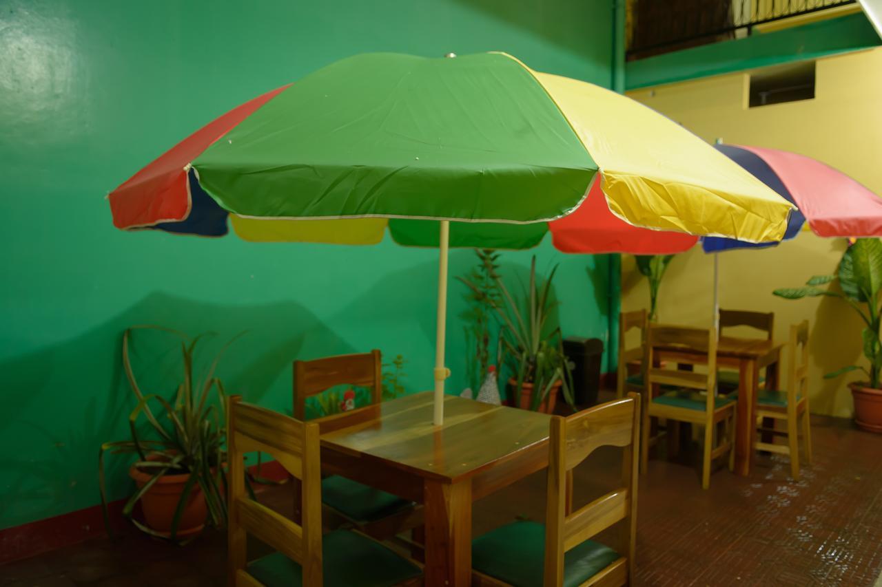 Hostal Fachente Leon Exterior photo