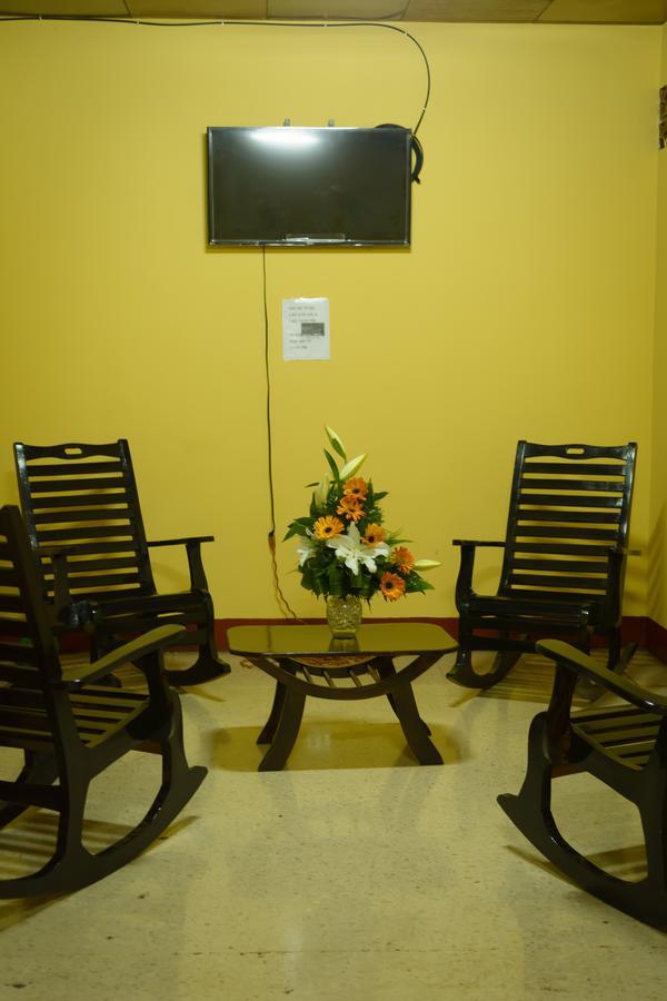 Hostal Fachente Leon Exterior photo