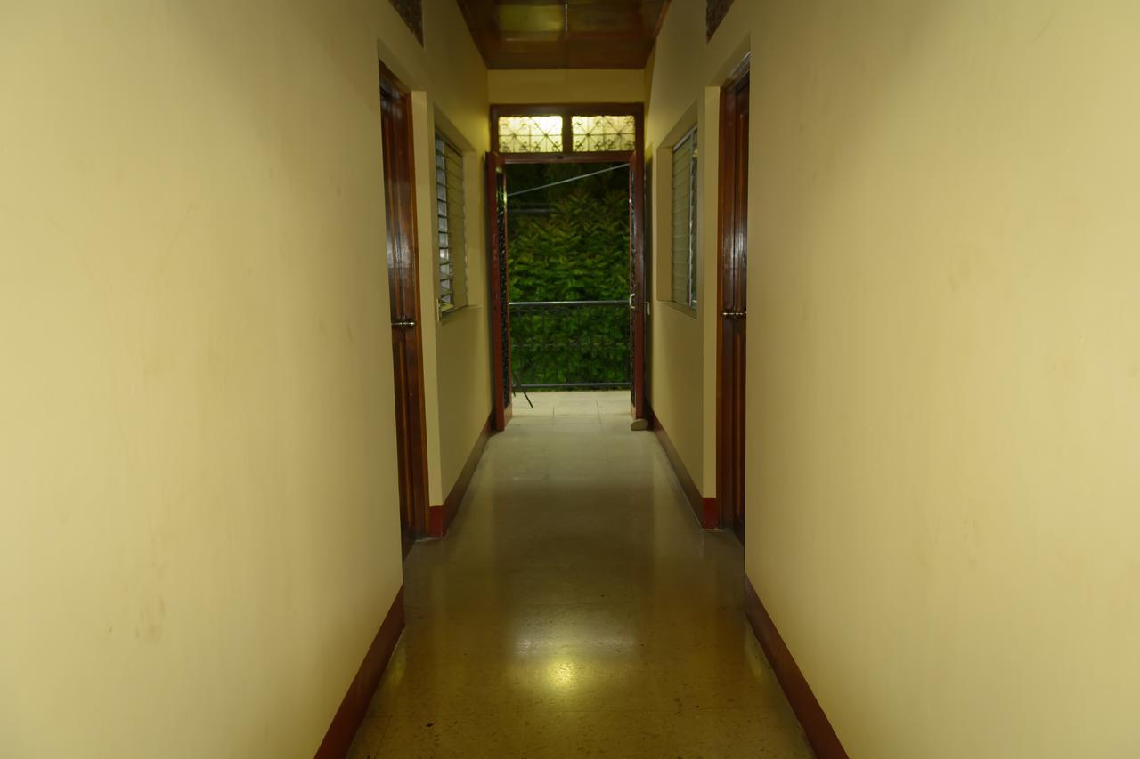 Hostal Fachente Leon Exterior photo