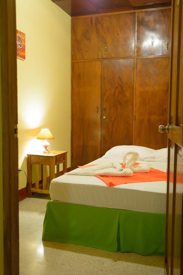 Hostal Fachente Leon Exterior photo