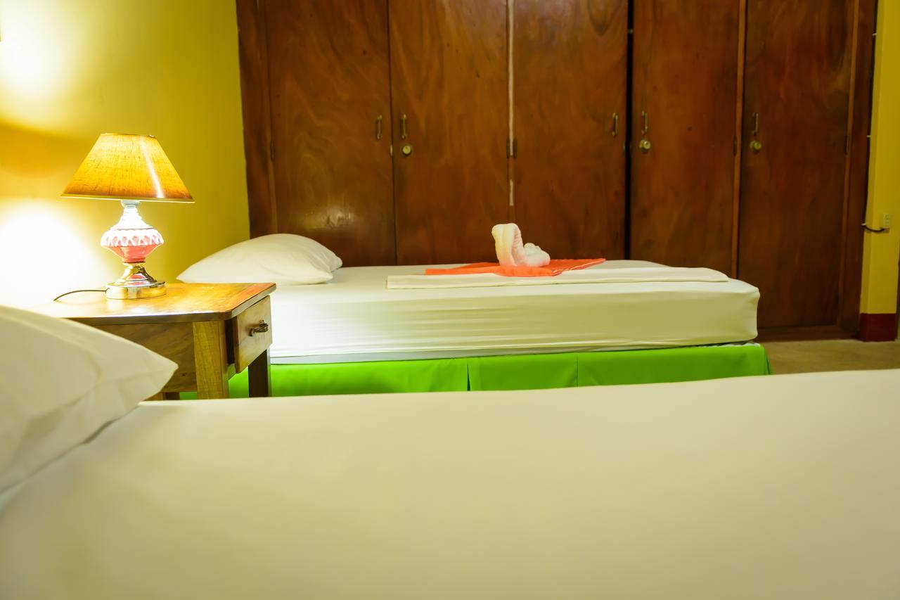 Hostal Fachente Leon Exterior photo